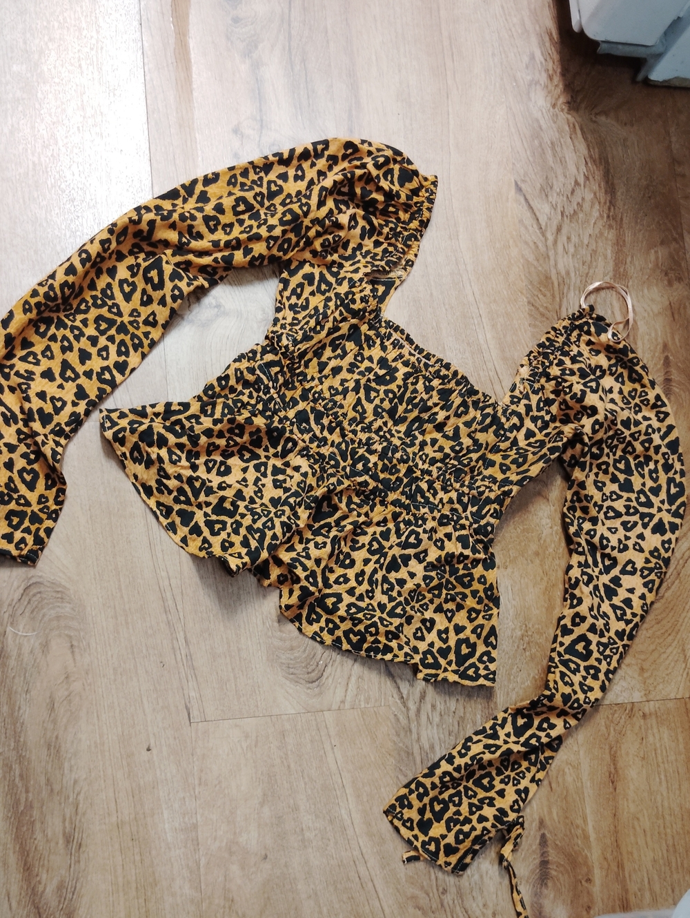 Urban Outfitters Leopard-Print Puff Sleeve Peplum Top - Yellow/Black